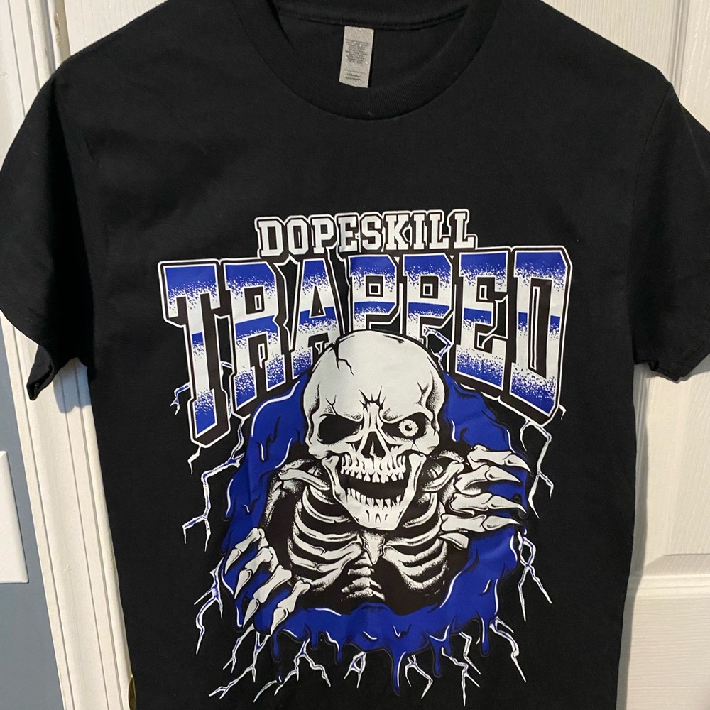 Black Graphic Tee - Short Sleeve
